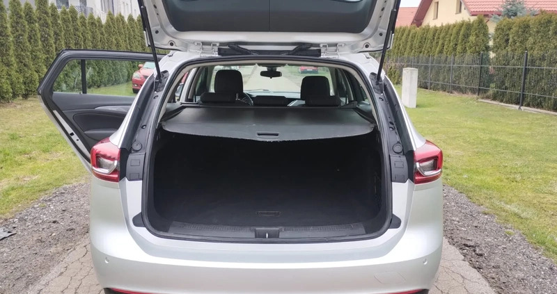Opel Insignia cena 59500 przebieg: 140792, rok produkcji 2018 z Radzionków małe 106